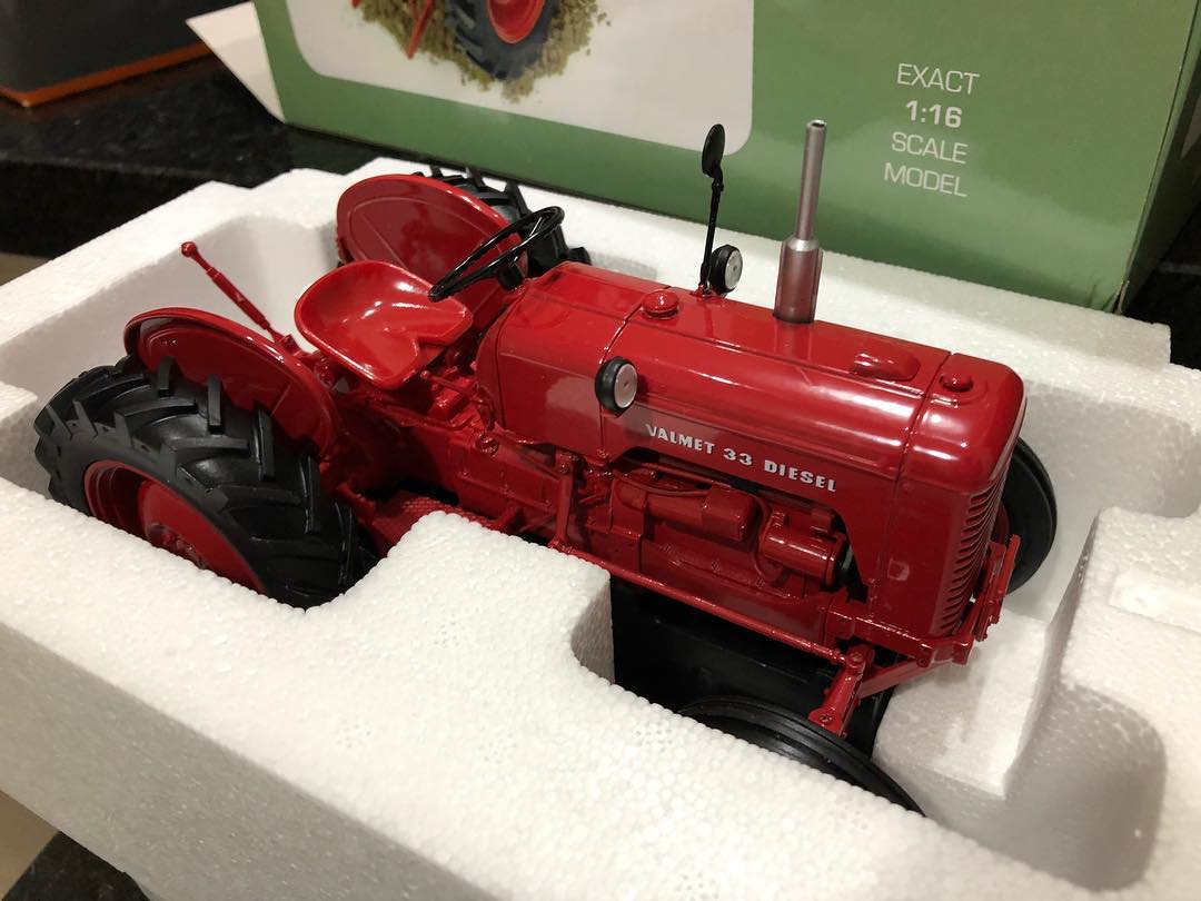 Miniatura Trator Valmet 33 - FRETE GRÁTIS