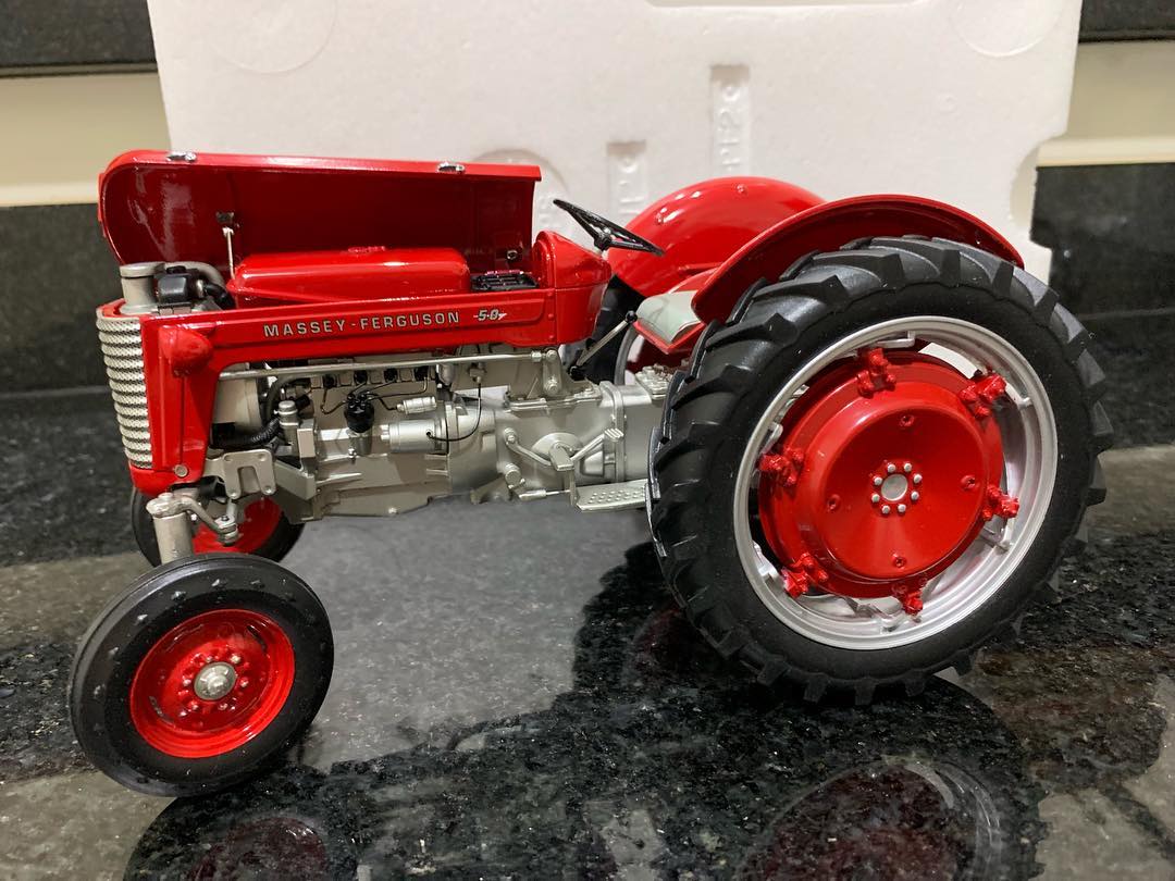 Miniatura Trator Massey Ferguson 50 - FRETE GRÁTIS