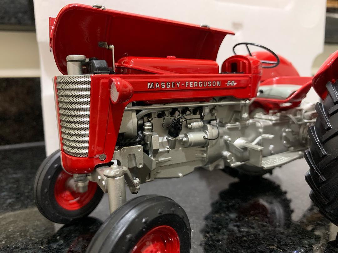 Miniatura Trator Massey Ferguson 50 - FRETE GRÁTIS
