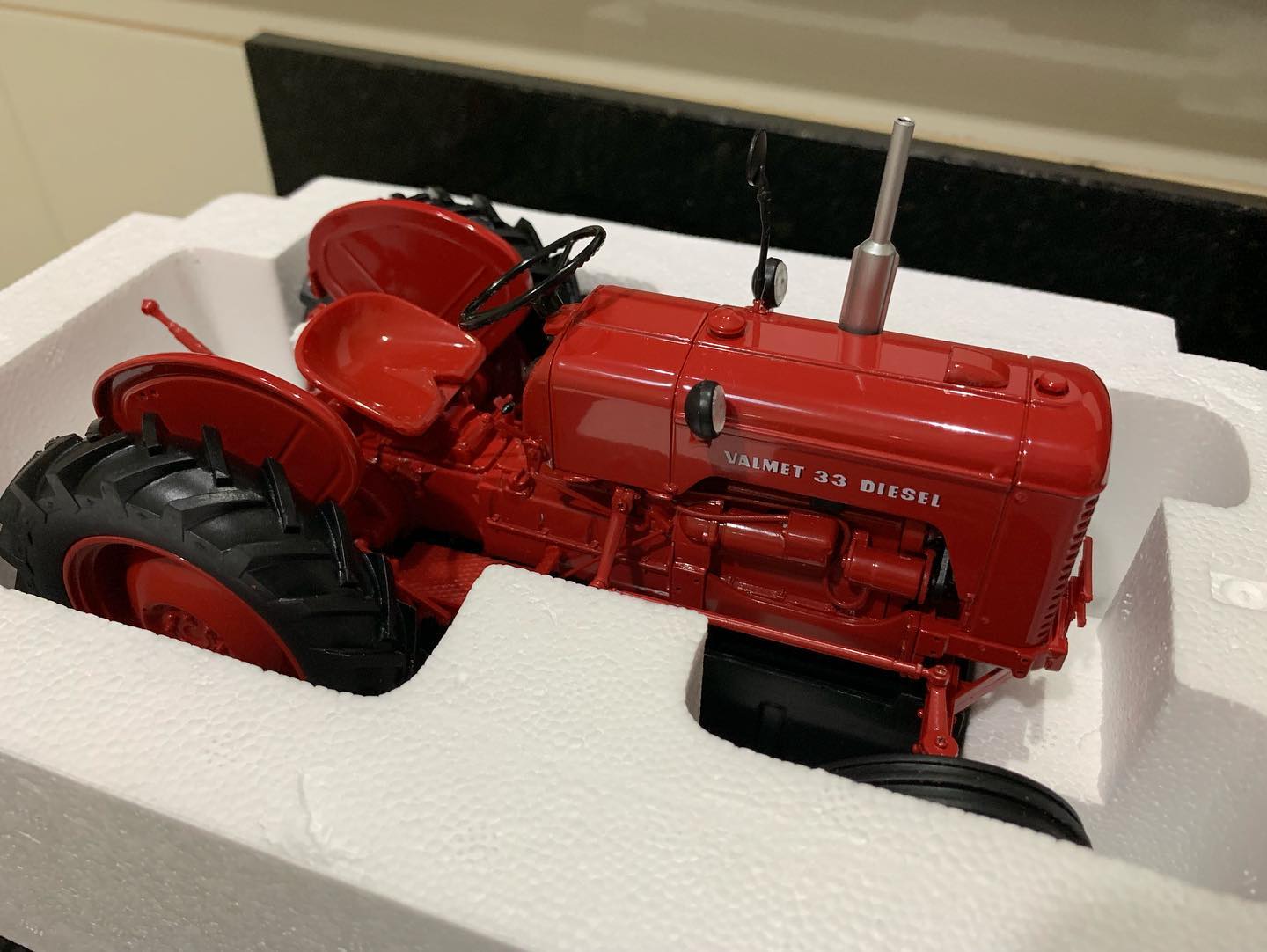 Miniatura Trator Valmet 33 - FRETE GRÁTIS