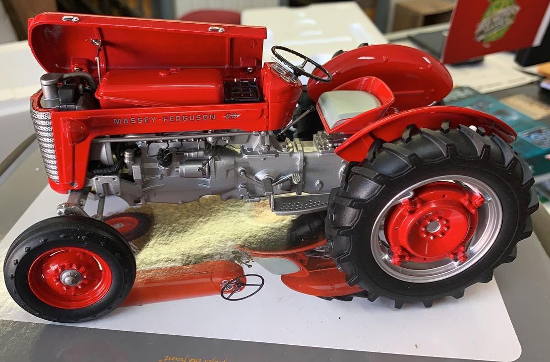 Miniatura Trator Massey Ferguson 50 - FRETE GRÁTIS