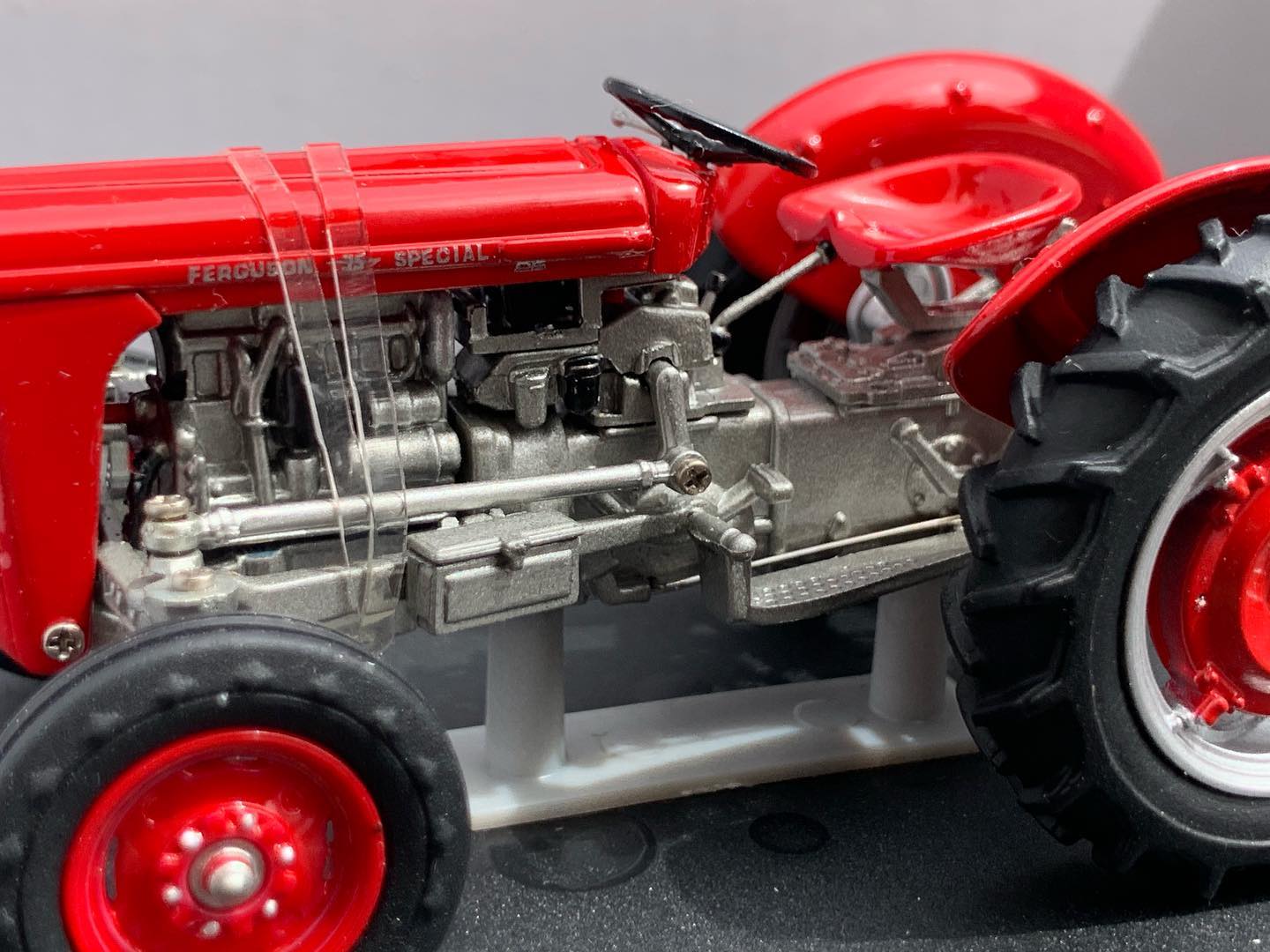 Miniatura Trator Massey Ferguson 50 - FRETE GRÁTIS