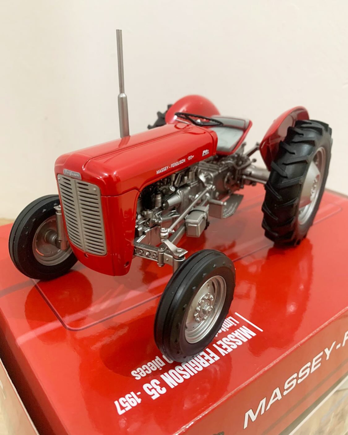 Miniatura Trator Massey Ferguson 35x - FRETE GRÁTIS