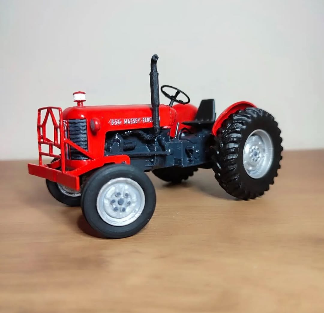 Miniatura Massey Ferguson 65x - 1/32 - FRETE GRÁTIS