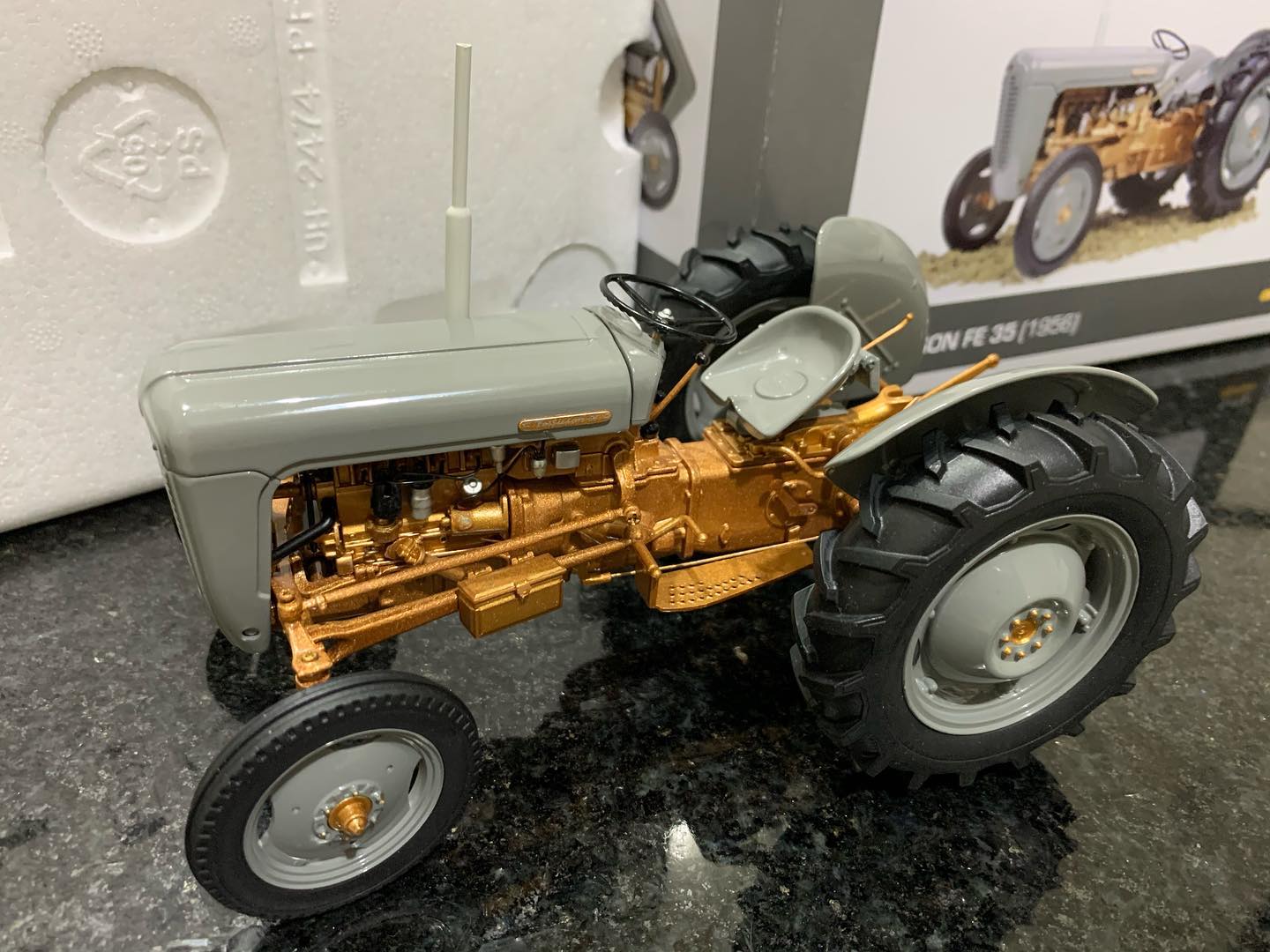 Miniatura Trator Massey Ferguson FE 35 [1956]